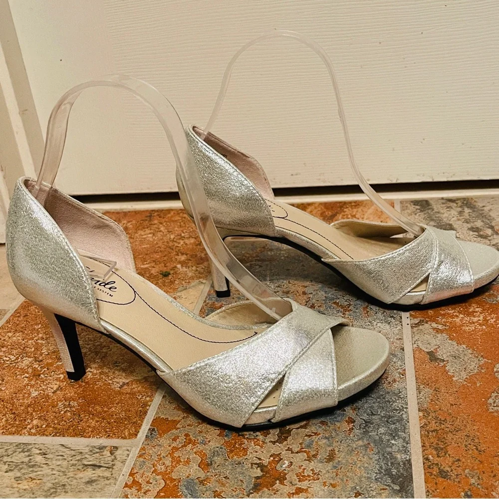🦌Flashy Sassy Metallic Peep Toe D’Orsay Style Silver Party Heels by LifeStride! - Picture 10 of 15